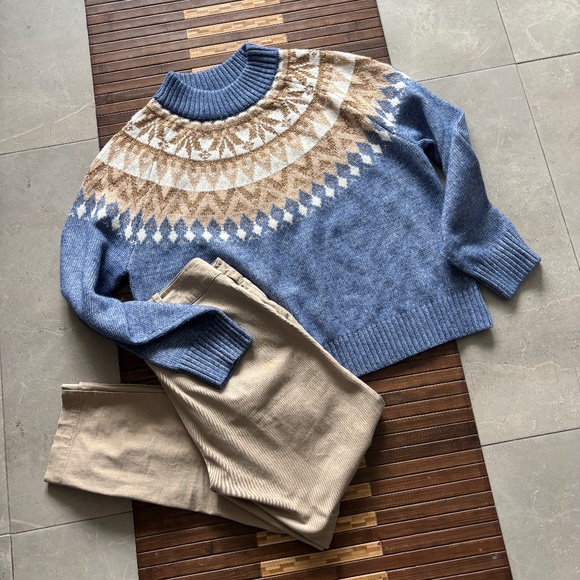 Tommy Hilfiger Half Snowflake Raglan Sweater - Blue with Tan Details Siz… - Picture 2 of 9